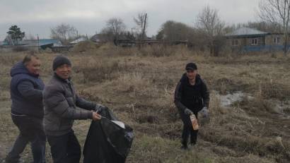 В рамках акции «Таза Қазақстан» ветеринарная станция Жамбылского района провели субботник по закрепленной улице.